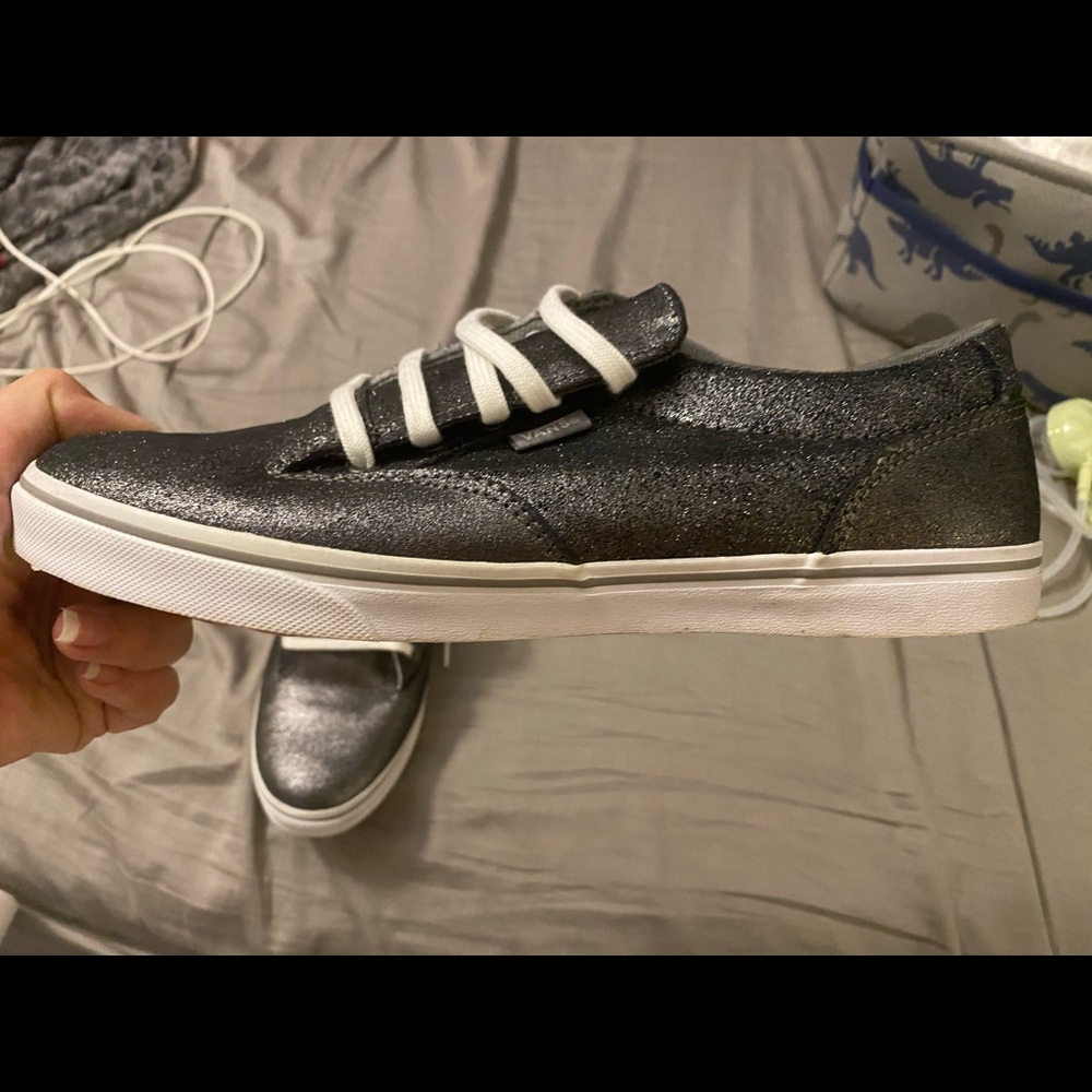 Vans - Picture 4 of 7